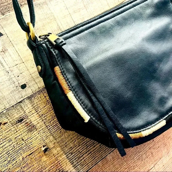 NWOT The Sak Sayulita Leather Saddle Bag - Picture 9 of 10